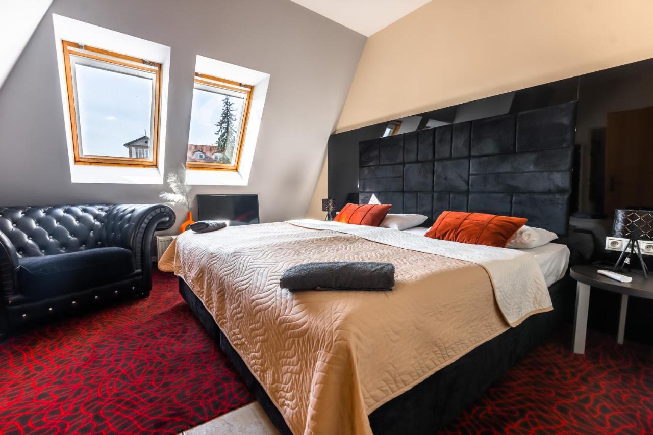 Lovely 4-Bedroom Flat In Historical Center With Stunning View Trenčín المظهر الخارجي الصورة